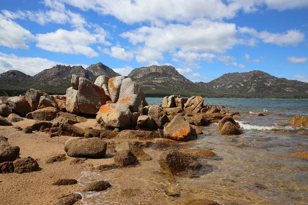 Vista Coles Bay Para Montanhas Chamadas Hazards Parque Nacional Freycinet — Fotografia de Stock