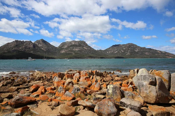 Vista Coles Bay Para Montanhas Chamadas Hazards Parque Nacional Freycinet — Fotografia de Stock