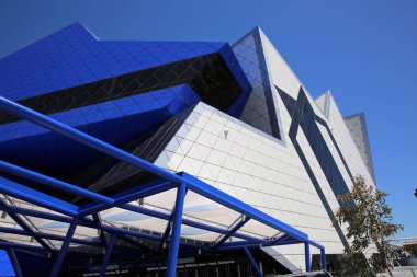 Perth, Avustralya - 21 Aralık 2012: Perth Arena, Perth 'in merkezinde yer alan bir spor ve eğlence alanıdır. Batı Avustralya. Wellington Caddesi 'nde yer alır ve Kasım 2012' de açılmıştır. Tam kapasitesi 15.500 kişi. Avusturalya