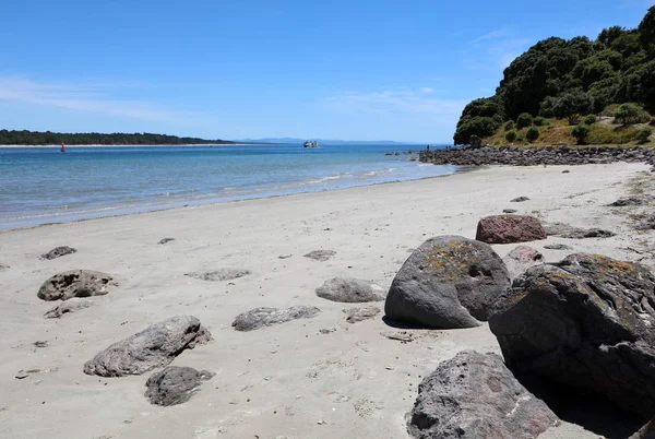 陶兰加穆恩加尼山的海岸线 新西兰 — 图库照片