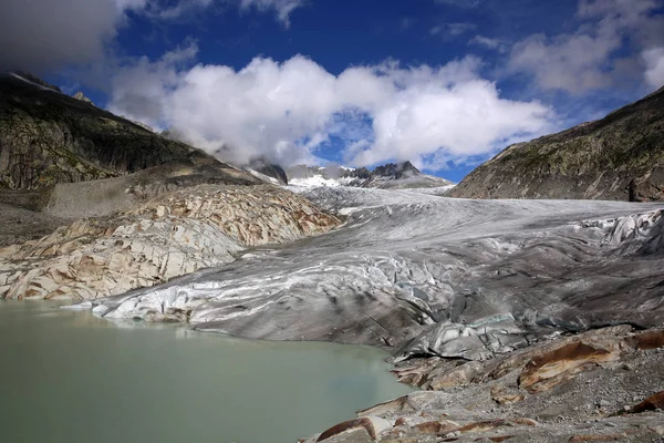 瑞士阿尔卑斯山中的罗纳冰川 — 图库照片