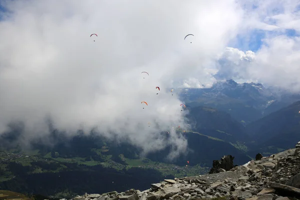 Bernese Alplerinde Paraşütle Atlama Sviçre Avrupa — Stok fotoğraf