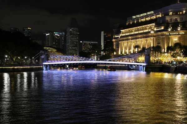 新加坡 新加坡共和国2019年12月16日 新加坡天际线夜间在滨海湾金沙 — 图库照片