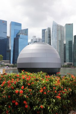 Singapur, Singapur Cumhuriyeti - 16 Aralık 2019: Singapur şehir merkezindeki Skyline 'a bakın