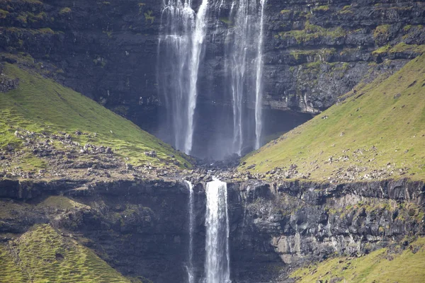 Fossa vízfalvi közelkép, Feröer-szigetek — Stock Fotó