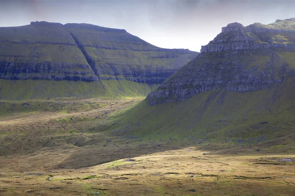 Faroe Adaları 'nın dramatik manzarası — Stok fotoğraf