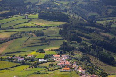 Periler adasının havadan görünüşü, Azores
