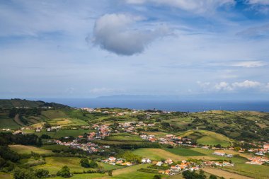Periler adasının havadan görünüşü, Azores