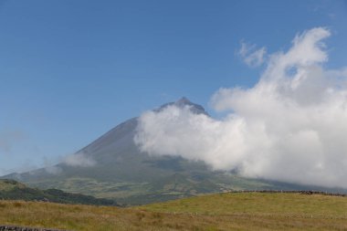 Bulutlu Pico Dağı