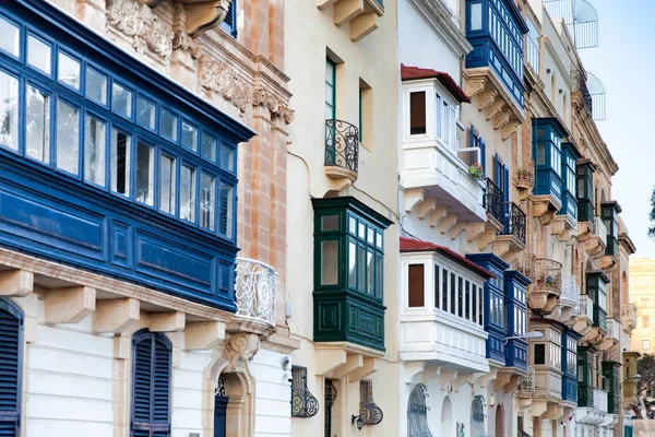 Una de las casas residenciales en La Valeta, Malta — Foto de Stock