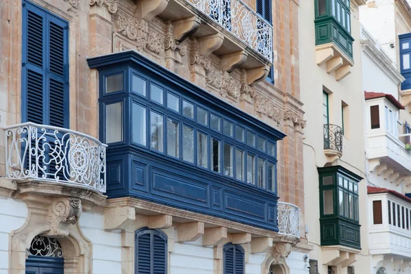 Jeden z domów mieszkalnych w Valletta, Malta — Zdjęcie stockowe