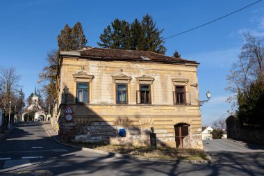 Zagreb, Hırvatistan - 24 Şubat 2019: Gornji Grad 'daki Jurjevska Caddesi ve Saint George Katedrali