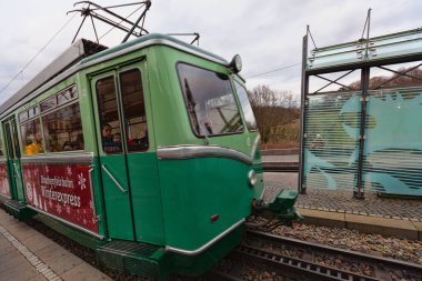 Konigswinter, Almanya - 2 Mart 2019: Drachenfels Demiryolu Treni