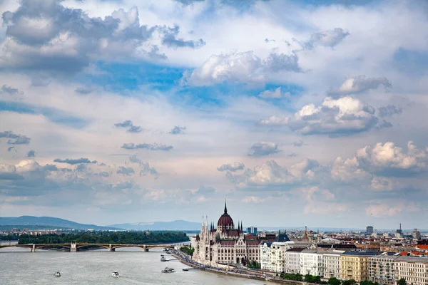 Luftaufnahme Von Budapest Mit Dem Fluss Und Dem Parlament — Stockfoto