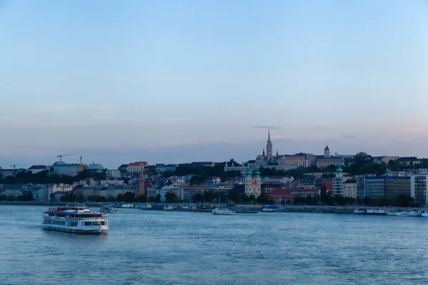 Budapest Ungheria Maggio 2017 Buda Vista Tramonto Mostra Una Barca — Foto Stock