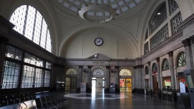 Barselona, İspanya - 17 Şubat 2019: Estacio de Franca 'nın tavanı