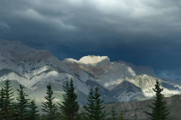 Канадские Скалистые Горы Шоссе Национальный Парк Джаспер Альберта — стоковое фото