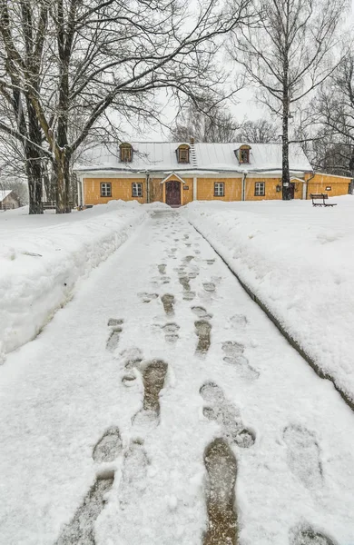 Le mauvais temps. Musée-réserve Manoir Muranovo, région de Moscou, Russie — Photo