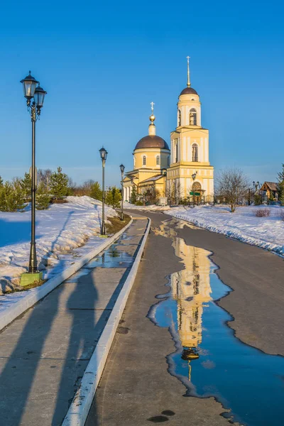 Radonezhsky Köyü kilisede. Moscow region, Rusya Federasyonu — Stok fotoğraf