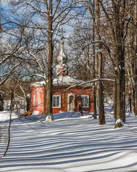 Landsbygdens kyrka. Museum-reserv Muranovo. Moscow region, Ryssland — Stockfoto
