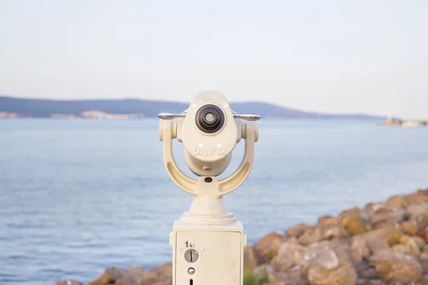 Telescope on the sea-summer, sun, sea, beach. — Stock Photo, Image