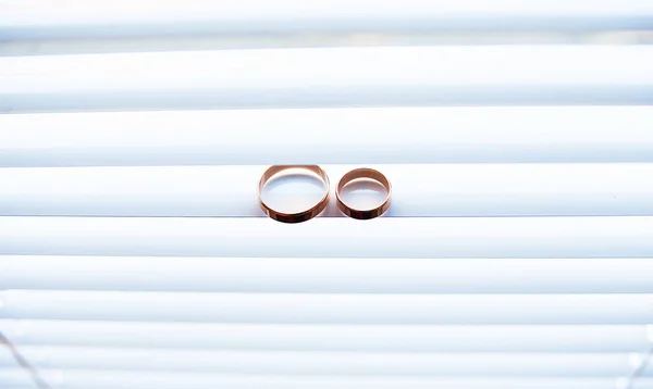 两个结婚戒指是无穷无尽的符号. 爱 — 图库照片