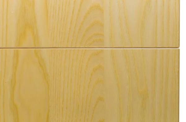 Het houten bord is bruin. Een close-up. Geïsoleerd op witte ondergrond Dennen, eik, esdoorn, berk, noot. — Stockfoto