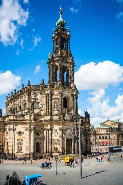 ドイツのドレスデンという古代都市 ヨーロッパの歴史と文化の中心地 聖三位一体大聖堂別名ホフキルシュ大聖堂サンクティシメイ トリニタティス — ストック写真