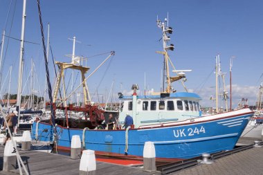 De Uk244 ve liman
