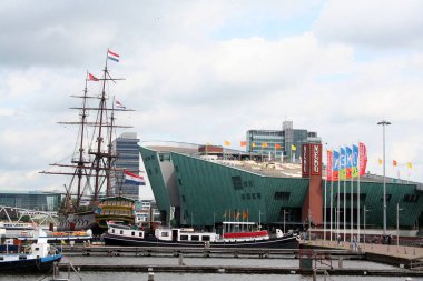 Nemo nehir IJ Amsterdam