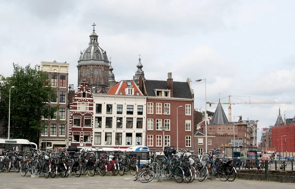 Uitzicht vanaf het centraal station in Amsterdam — Stockfoto