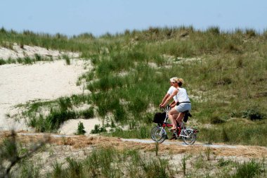 Ameland 'daki motorcular, Buren köyü.