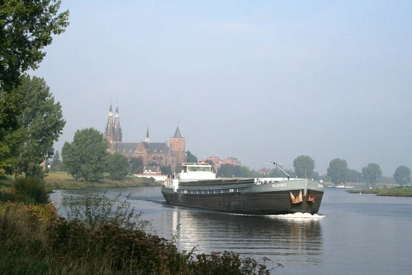 Linkeroever van de rivier de Maas — Stockfoto