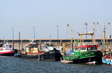 Gemi liman Den Oever içinde