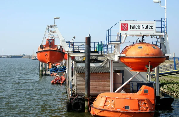 Båtar i hamnen i den oever — Stockfoto