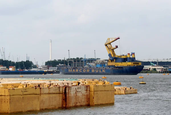 A nova via navegável Nieuwe Waterweg) perto de Hoek van Holland — Fotografia de Stock