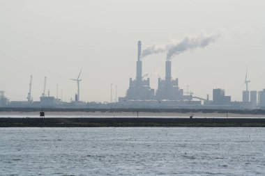 Yeni suyolu Nieuwe Waterweg) yakınındaki Hoek van Holland
