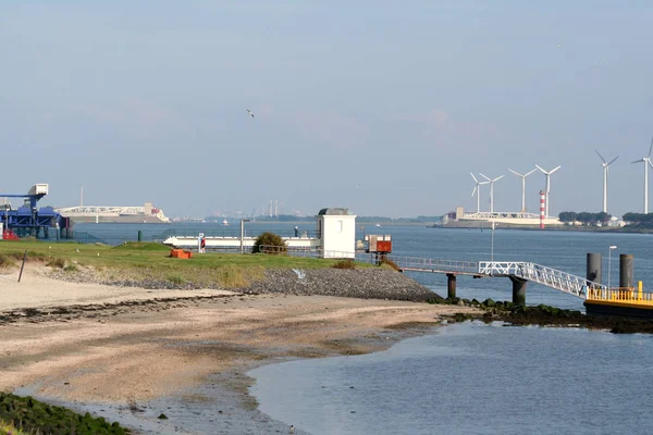 La nueva vía navegable Nieuwe Waterweg) cerca de Hoek van Holland — Foto de Stock