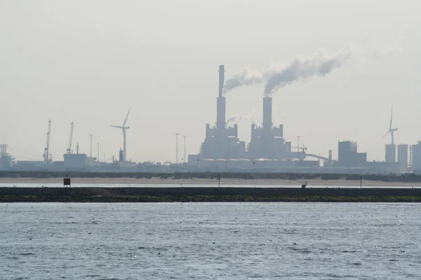 Nowe drogi wodnej Nieuwe Waterweg) w pobliżu Hoek van Holland — Zdjęcie stockowe