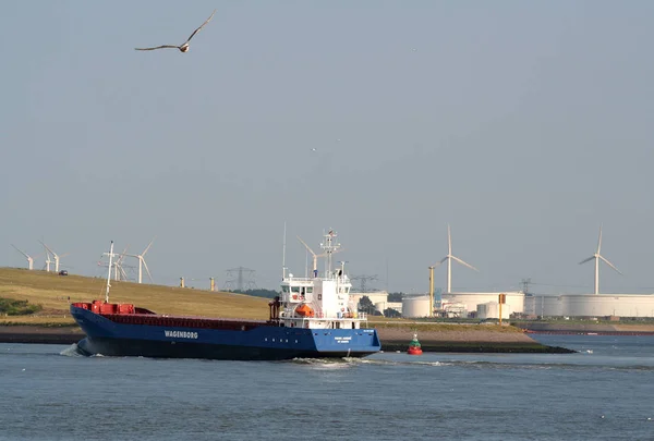 A nova via navegável Nieuwe Waterweg) perto de Hoek van Holland — Fotografia de Stock