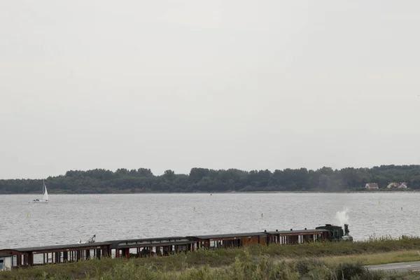 Visa på Grevelingenmeer från Brouwersdam, den sjunde strukturen av Deltaprojektet. — Stockfoto