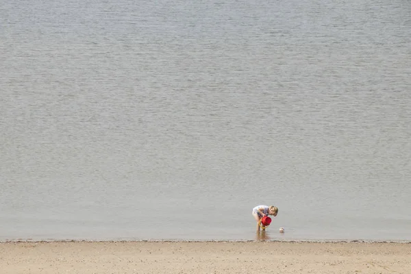 Brouwersdam, Delta inşaat yedinci yapısı eğlenceye Beach.