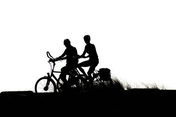 Ποδηλάτη, ποδηλασία για το Brouwersdam, η έβδομη δομή των έργων της Delta. — Φωτογραφία Αρχείου