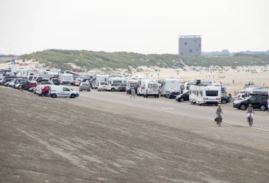 Karavan, kamp-vanlar Brouwersdam, Delta inşaat yedinci yapısı üzerinde.