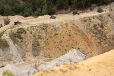 Yol drivig bir kum kazanan çukurda kapalı heyecan verici