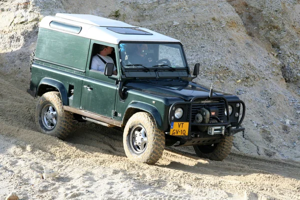 Yol drivig bir kum kazanan çukurda kapalı heyecan verici