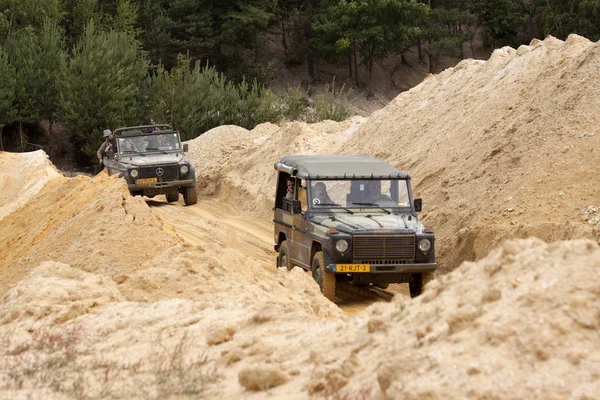 Yol drivig bir kum kazanan çukurda kapalı heyecan verici