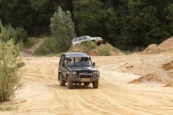 Yol drivig bir kum kazanan çukurda kapalı heyecan verici
