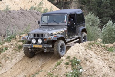 Yol drivig bir kum kazanan çukurda kapalı heyecan verici