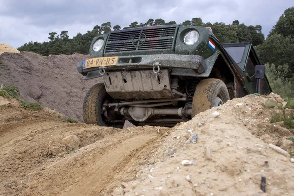 Yol drivig bir kum kazanan çukurda kapalı heyecan verici